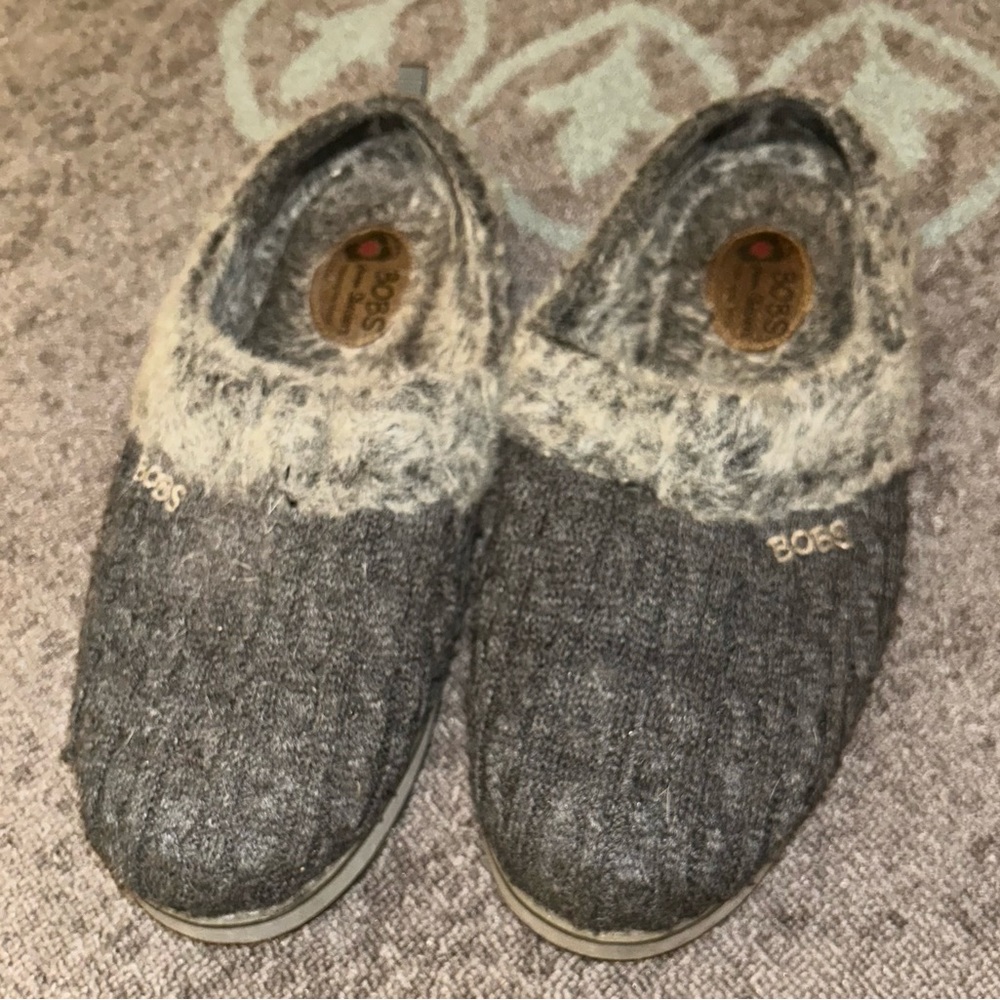 Skechers Bobs gray clogs